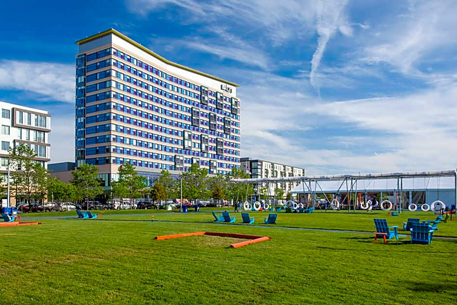 Aloft Boston Seaport District