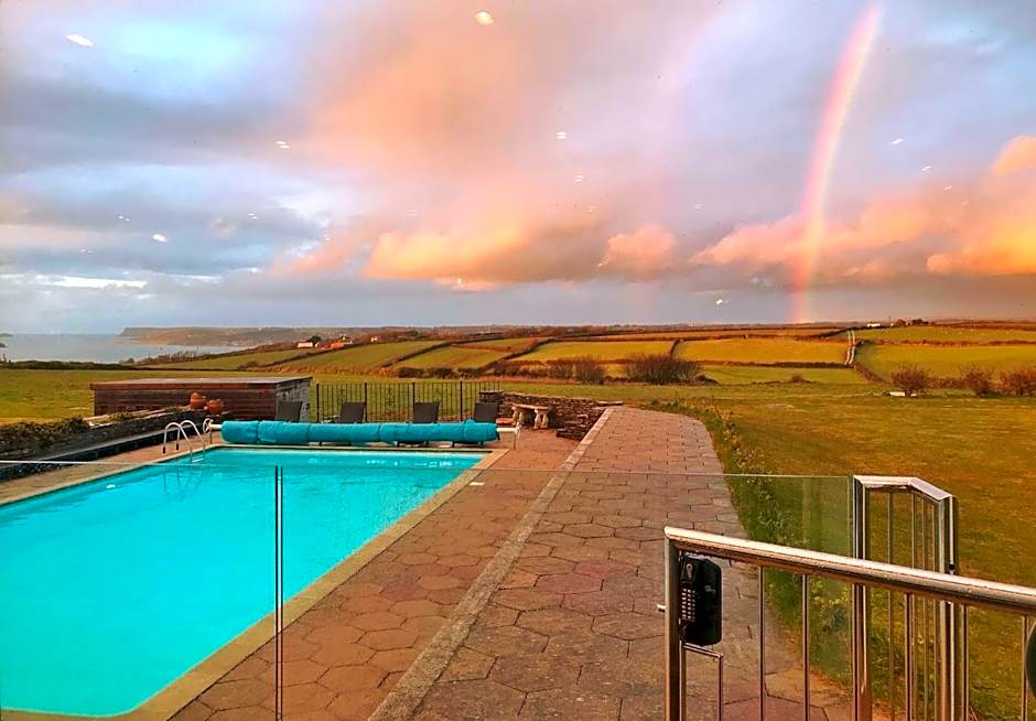 The Pickwick Inn & Oliver's Restaurant