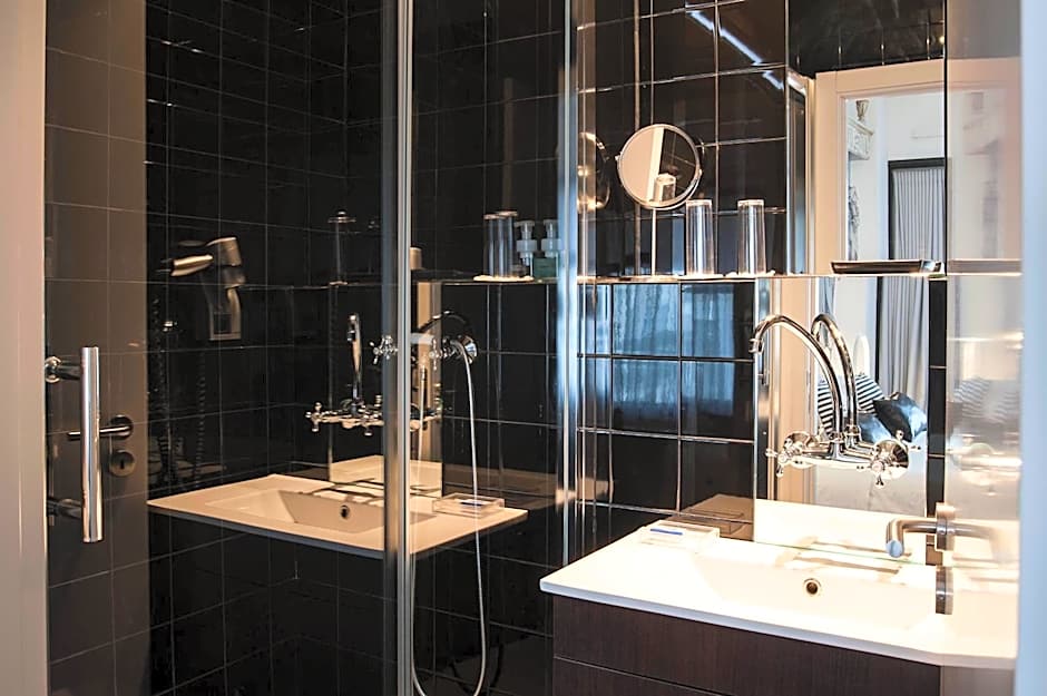 Teatro Boutique Rooms & Suites