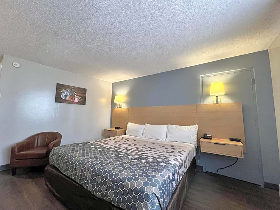 Econo Lodge Motel Village