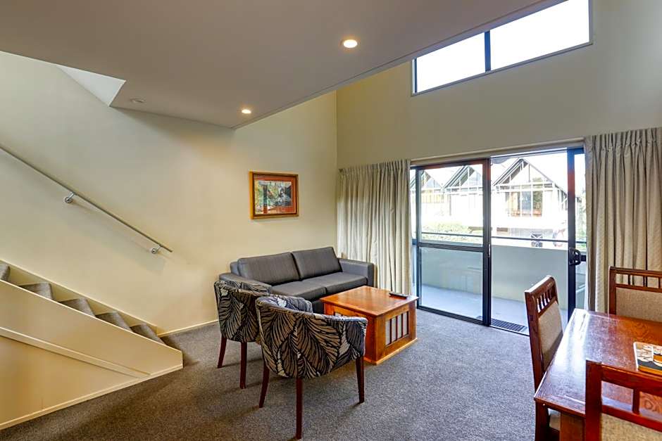 Garden Court Suites & Apartments