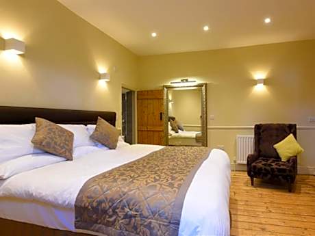 Double or Twin Room with Private Bathroom