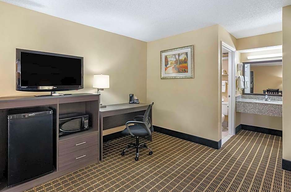 Quality Inn Hillsville