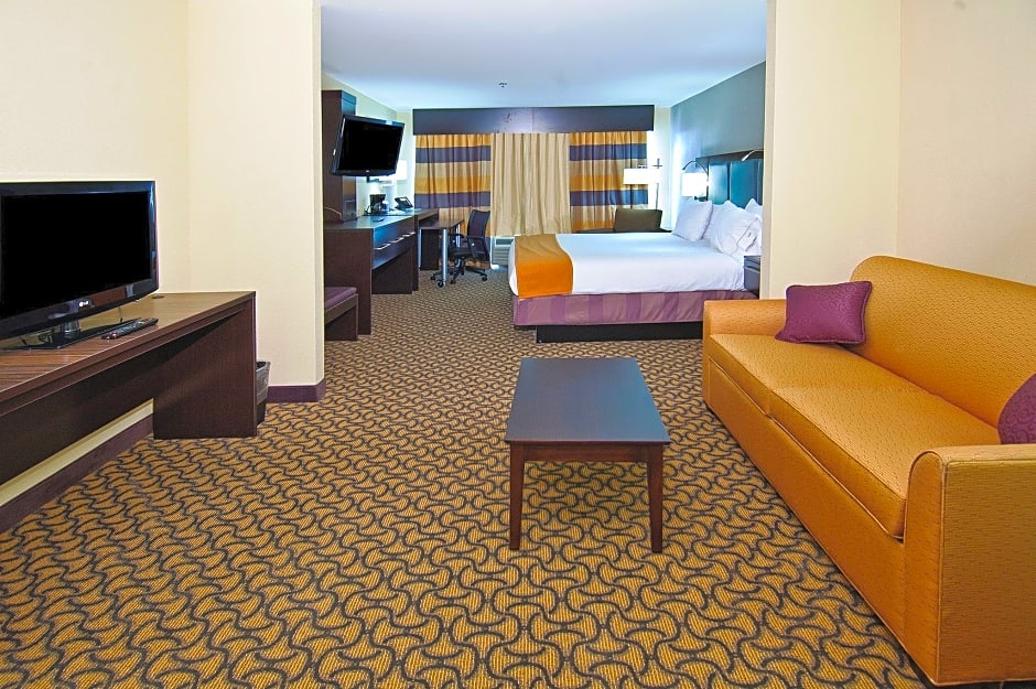 Holiday Inn Express & Suites Jackson/Pearl International Airport By IHG
