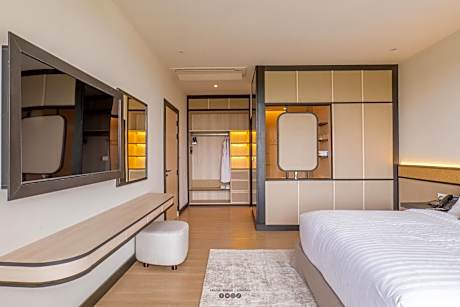 Deluxe Corner (King bed)