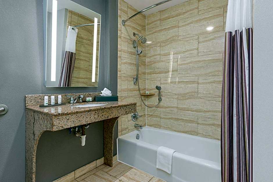 La Quinta Inn & Suites by Wyndham Allen At The Village