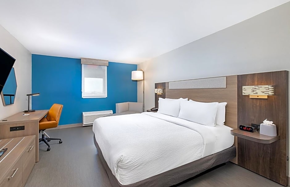 Holiday Inn Express Atlanta Airport - North by IHG