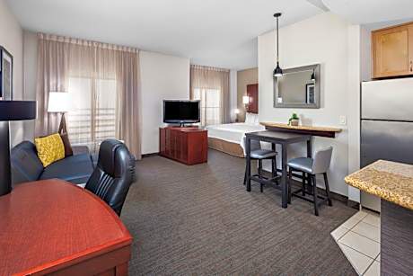 King Studio with Sofa Bed