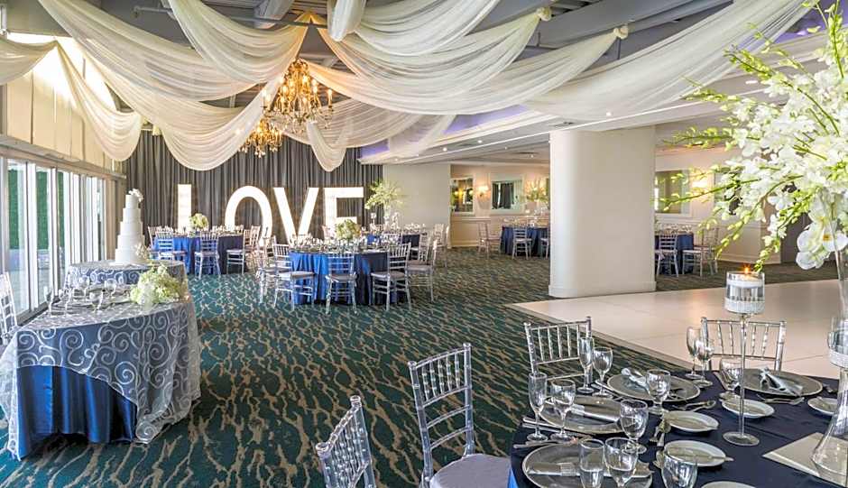 DoubleTree By Hilton Grand Hotel Biscayne Bay