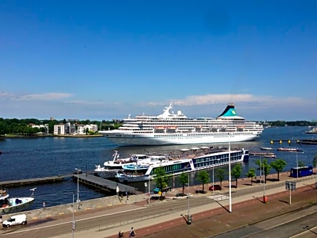 Penthouse (2 adults)