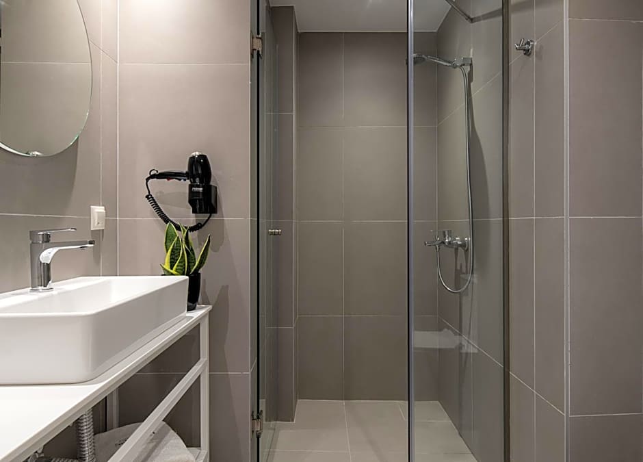 Calives Premium Stay