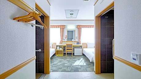 Accessible Twin Room - Non-Smoking
