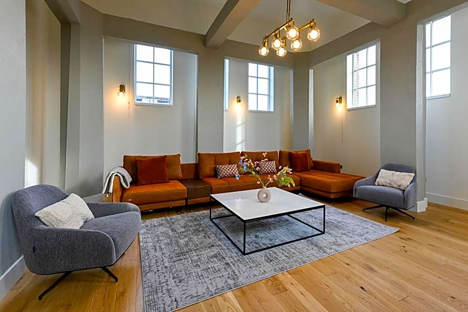 12A, Luxury & Unique, Cinema, Terrace, Stunning View, Central Location!