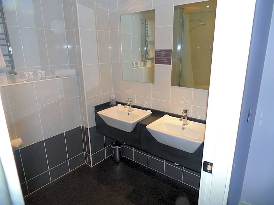 B/W Plus Lancashire Manor Hotel