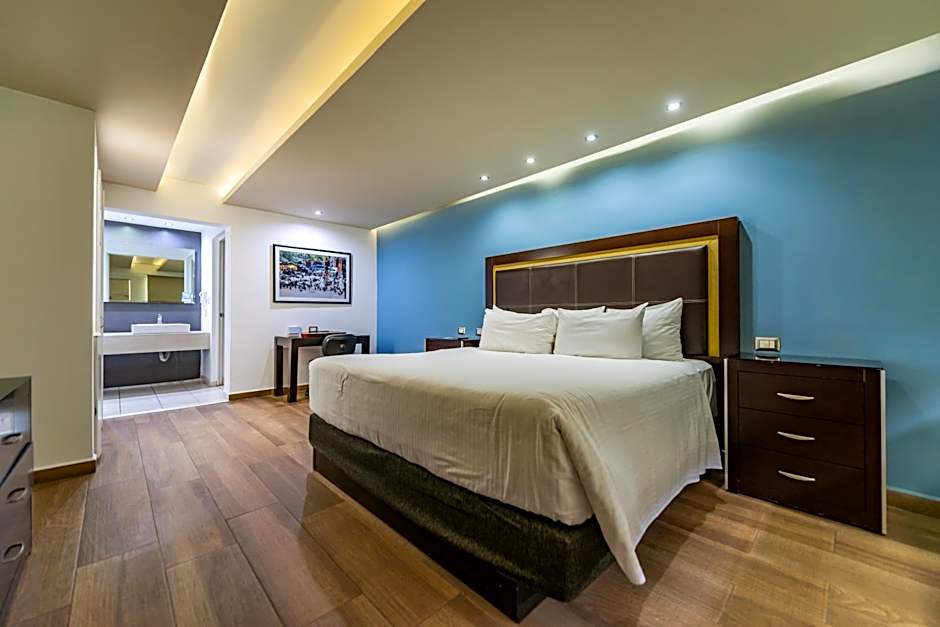 Quinta Dorada Hotel & Suites