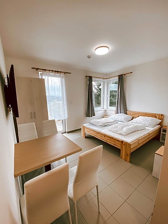 Chaty a Apartmány Hracholusky Kemp Kosatka