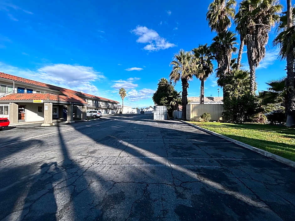 Studio 6 Hemet, CA