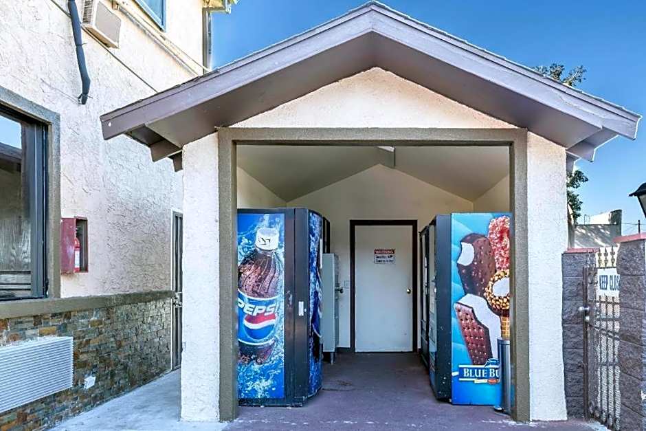 Sea Rock Inn-Los Angeles