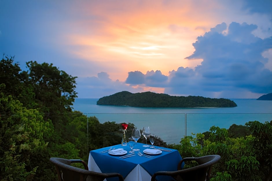 Ambong Pool Villas - Private Pool