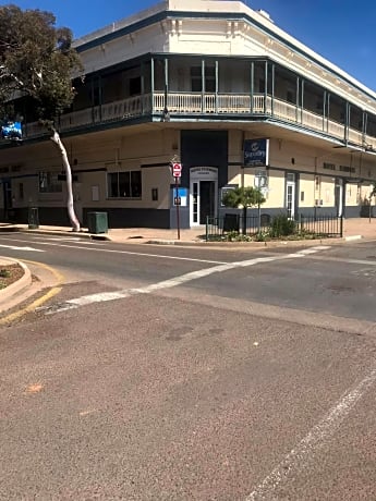 The Flinders Hotel Motel Port Augusta