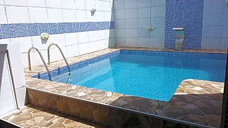 Casa de Praia com Piscina em Mongaguá Disponível para festa de Natal 2025