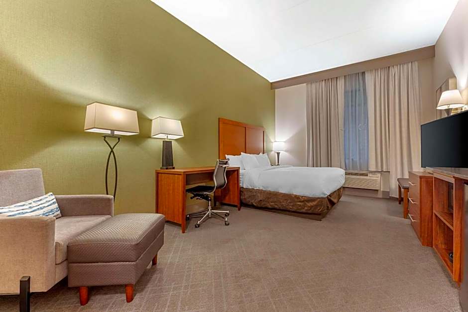 Comfort Inn & Suites Lavale