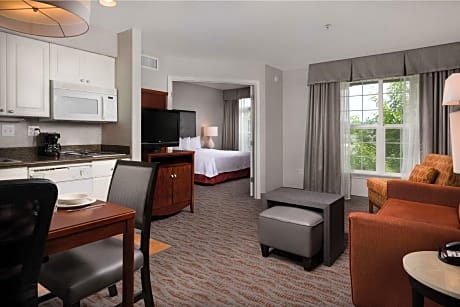 1 Kg Mobility/hearing Acc Ri Shw Poolvw Nosmok