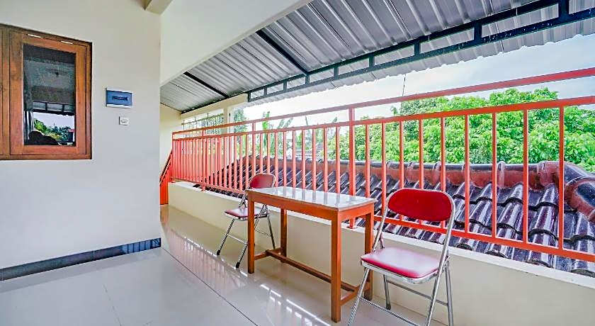 OYO 90210 Kenari House Syariah