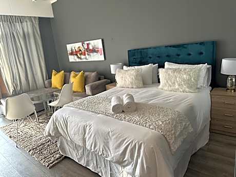 The Capital Trilogy Menlyn Maine Apartments 913