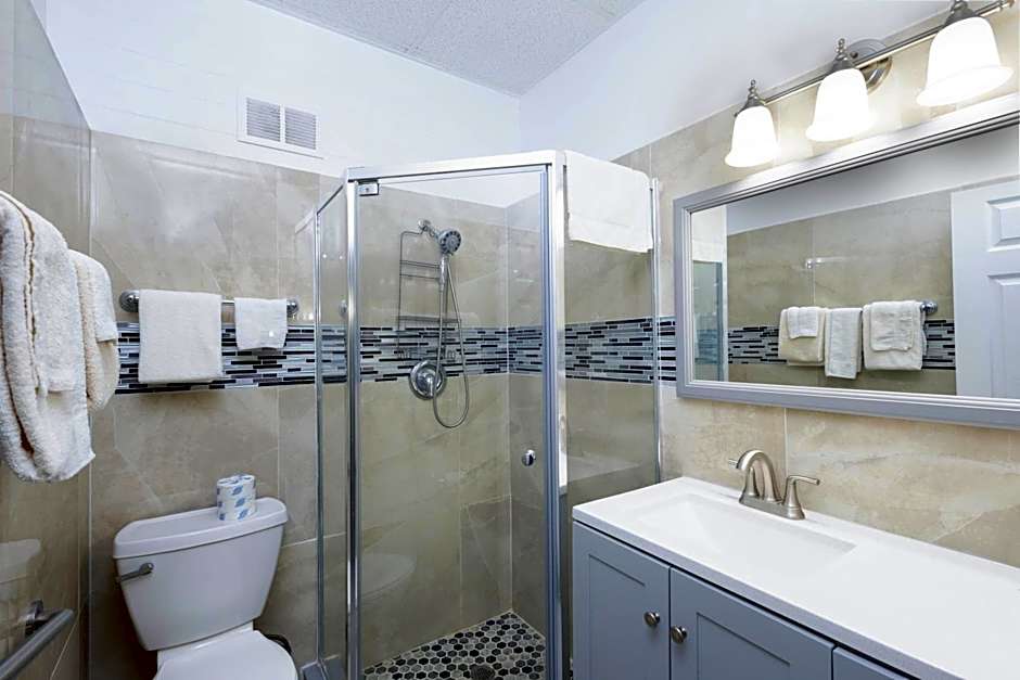 Warm Mineral Springs Motel