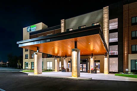 Holiday Inn Express & Suites Murfreesboro West by IHG