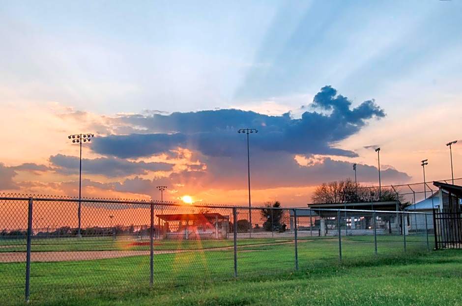 Holiday Inn Express & Suites Austin - Round Rock Area by IHG