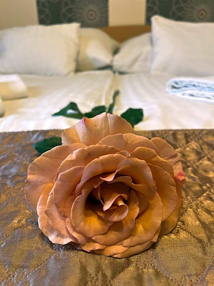 Hotel Rose City