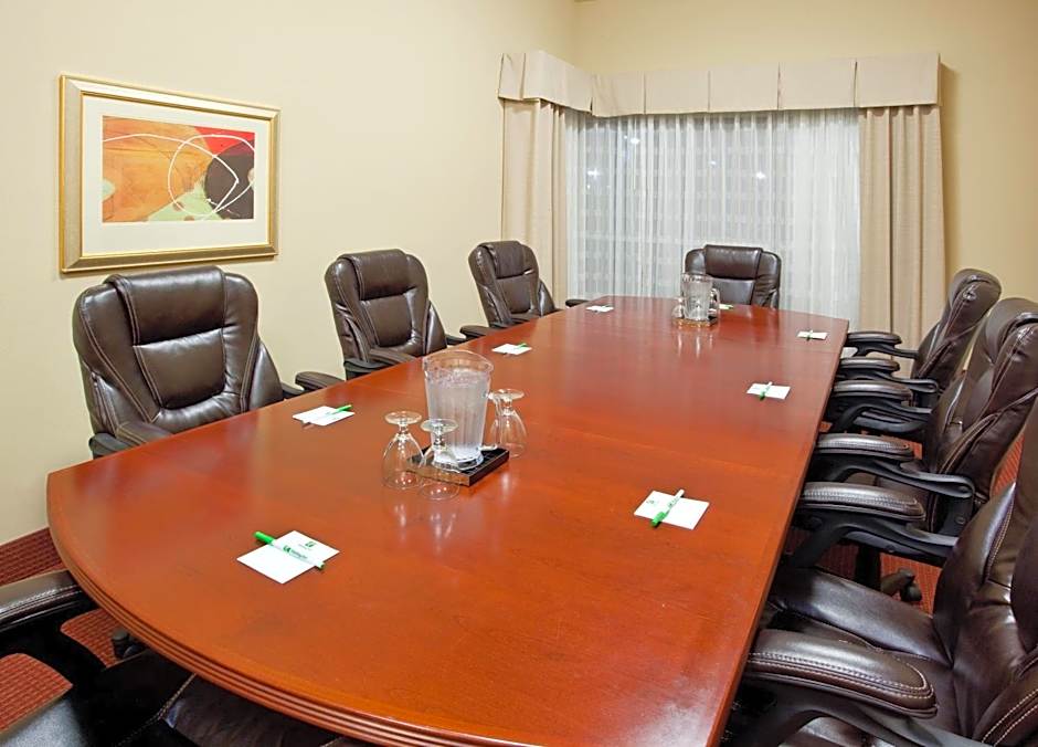 Holiday Inn & Suites Oakland - Airport by IHG