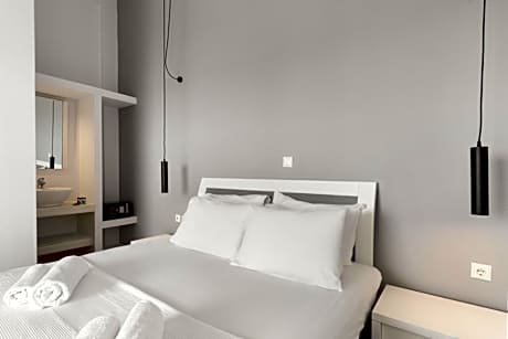 Two-Bedroom Suite Sea View with Jetted Tub