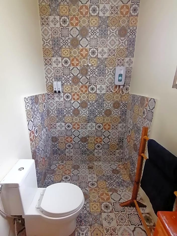 Nakabalo Guesthouse & Restaurant