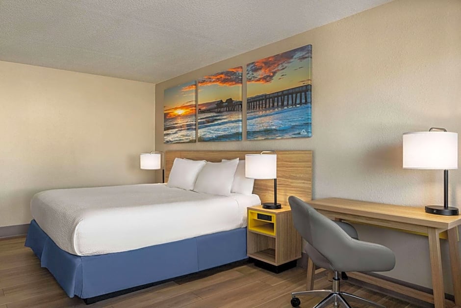 Days Inn by Wyndham Cocoa Beach Port Canaveral