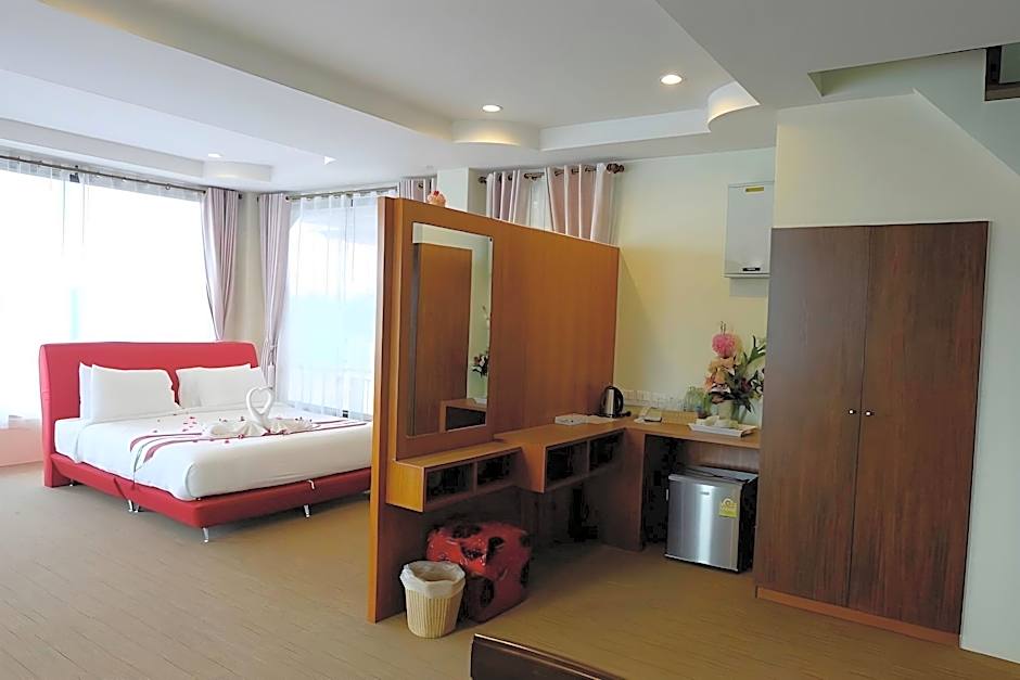 Chaophayathara Riverside Hotel