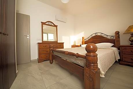 Deluxe Two-Bedroom Apartment with Sea View - Upper Floor