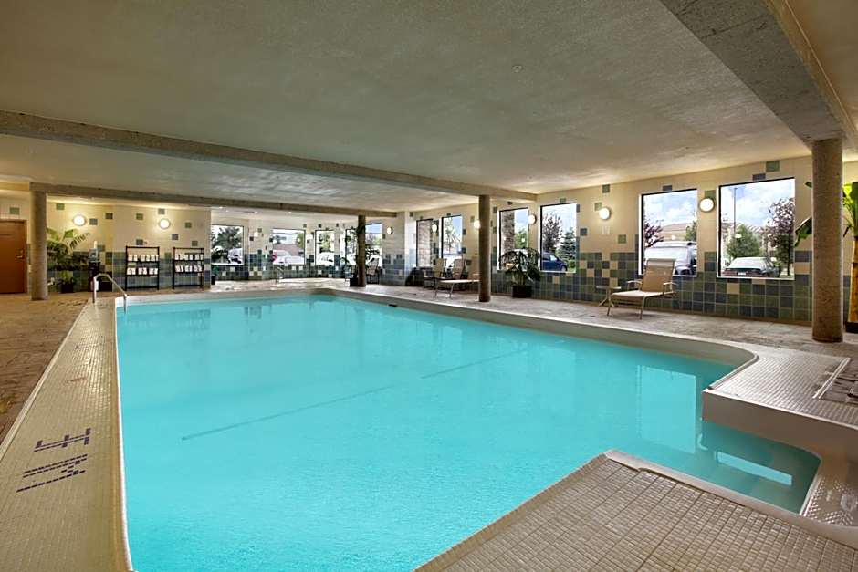 Days Inn & Suites by Wyndham West Edmonton