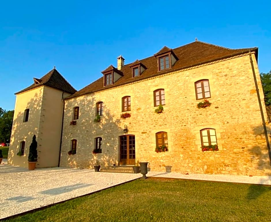 Domaine de Cazal - Chambres d'Hôtes avec piscine au cœur de 26 hectares de nature préservée