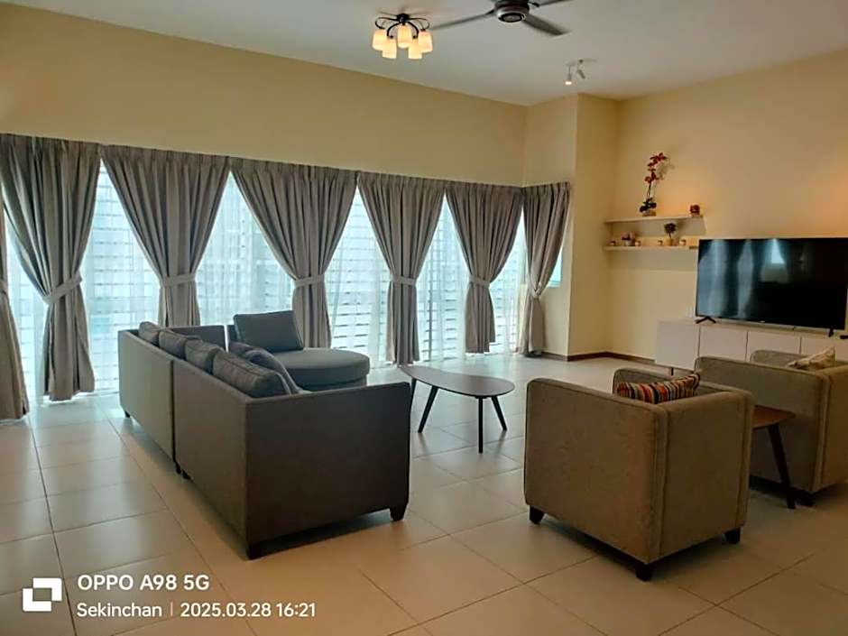 Sekinchan HighView Penthouse 15pax 5R5B 顶层公寓 看海 看稻田景