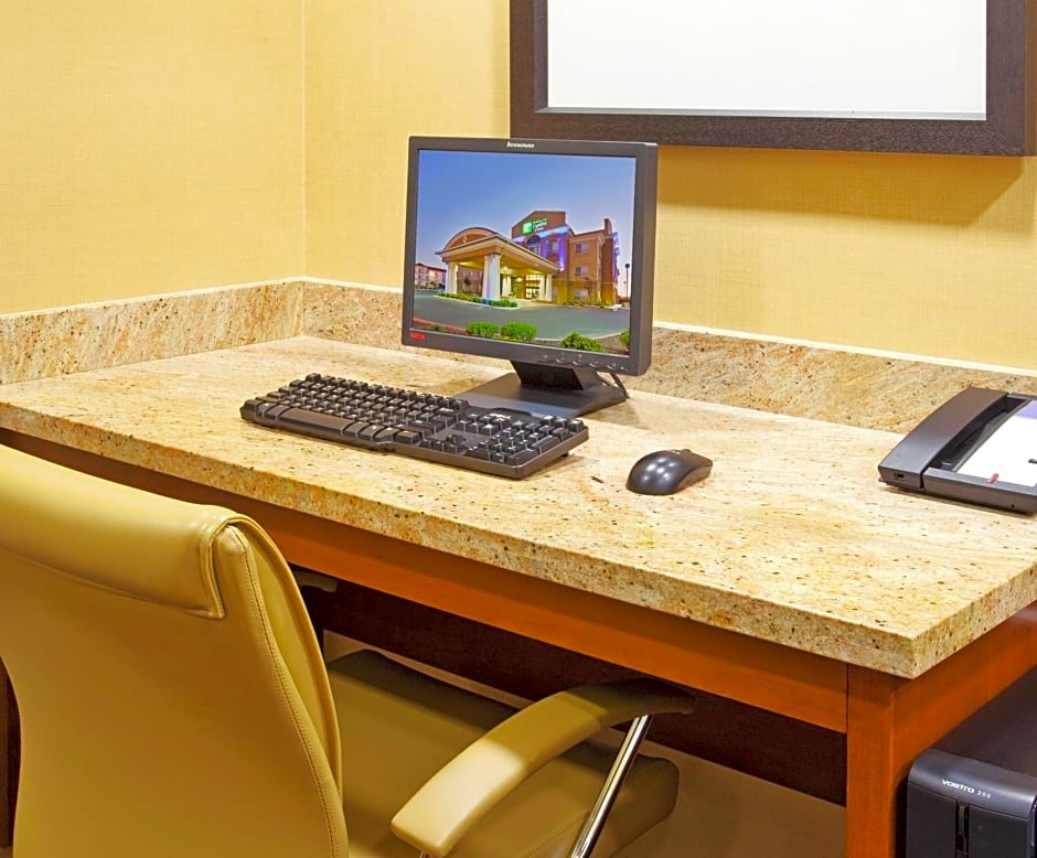 Holiday Inn Express Salinas By IHG
