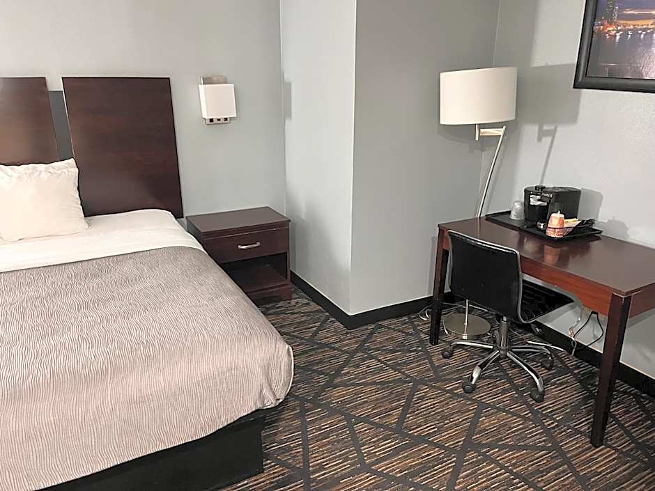Quality Inn Grand Rapids Near Downtown