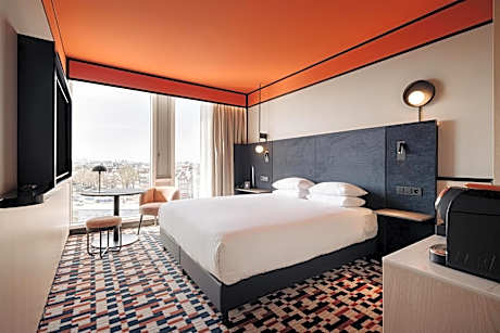 Deluxe King Room with City View and Canal View