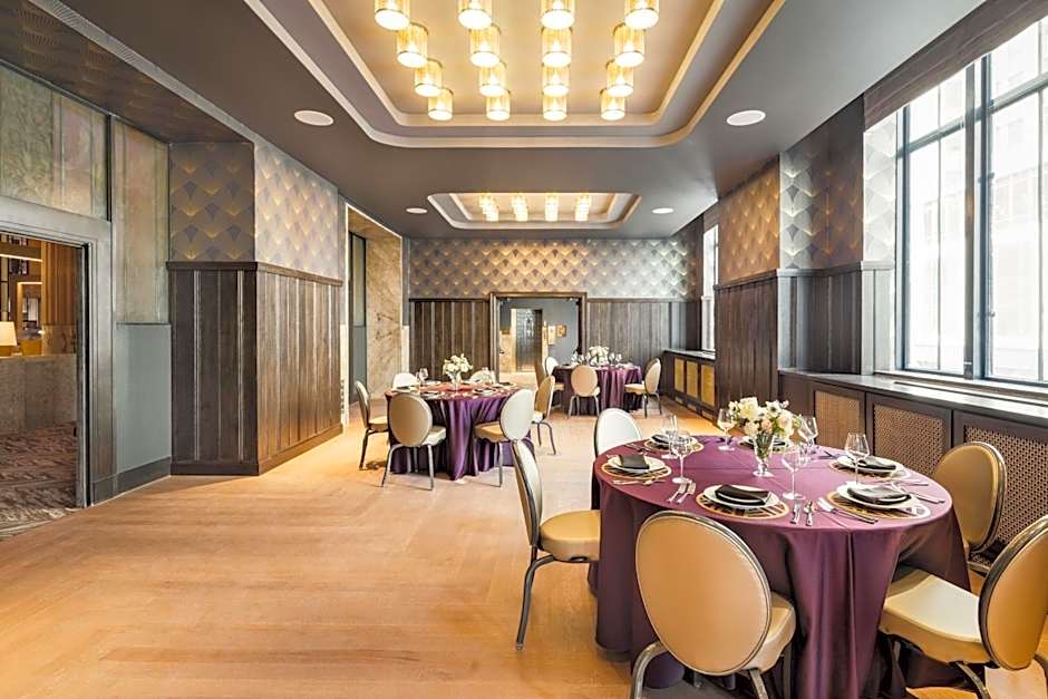 The National, Autograph Collection