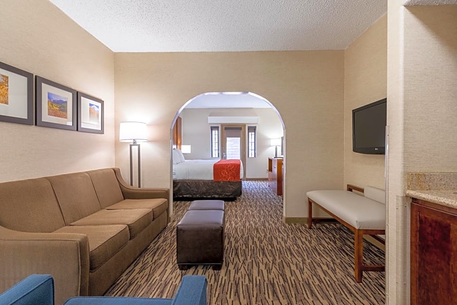 Comfort Suites Golden West on Evergreen Parkway