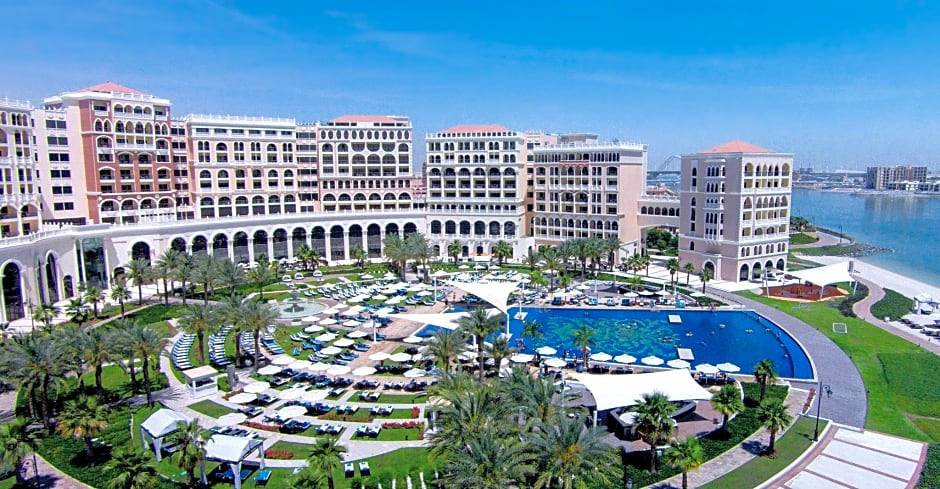 The Ritz-Carlton Abu Dhabi - Grand Canal