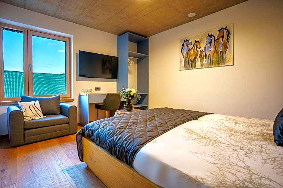 Tourist Farm HOTEL FROST