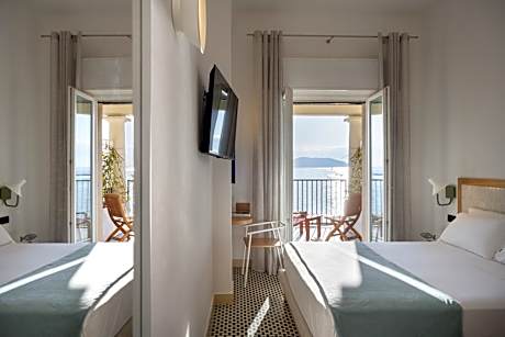 Double Room with Balcony and Sea View